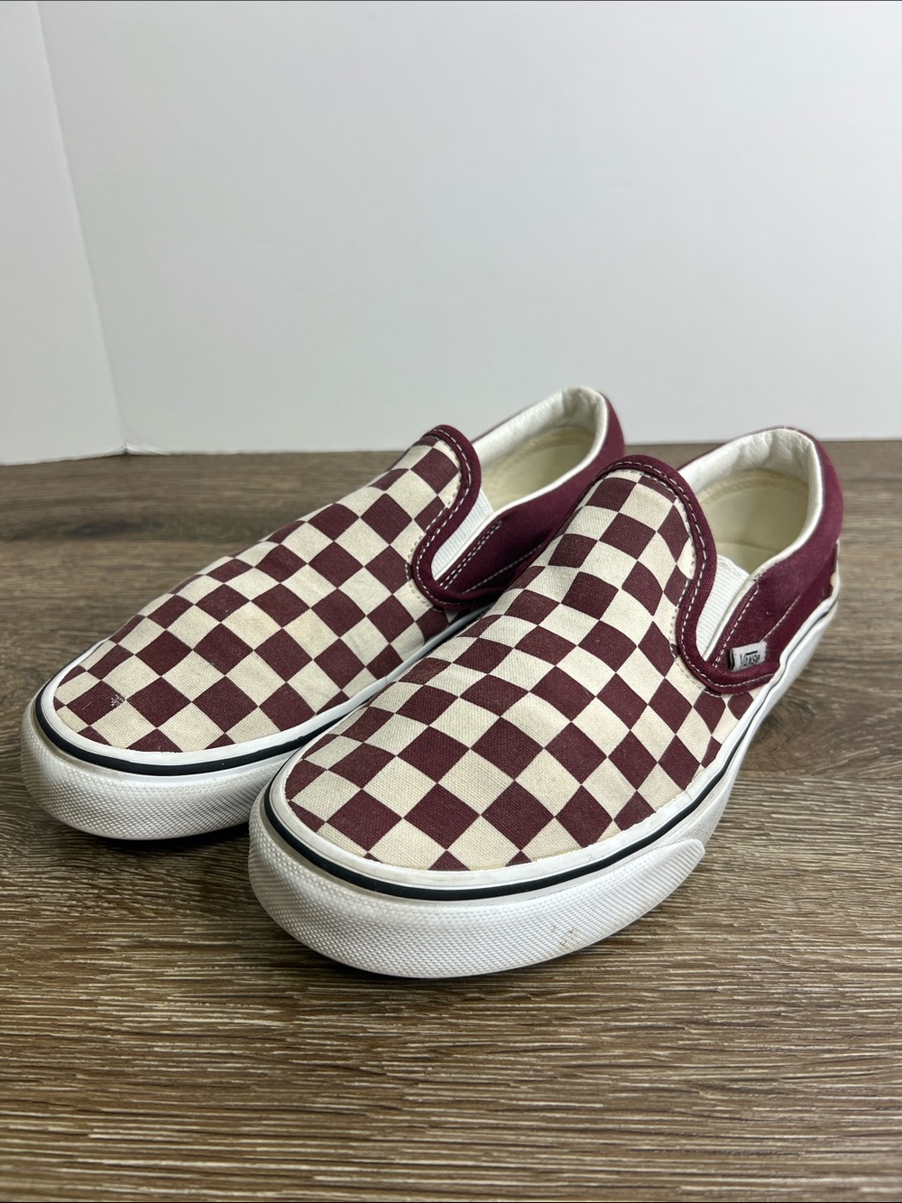 Vans Classic Checkerboard Slip-On Sneakers Burgundy & White Mens 6 Women’s 7.5